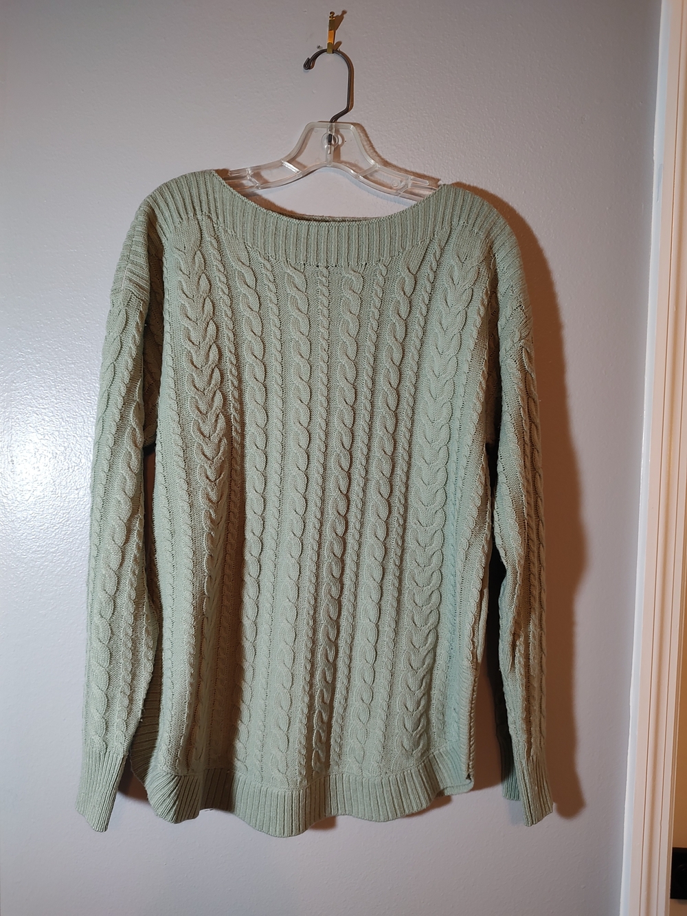 Lee Women's Mint Green Cable Knit Scoop Neck Sweater